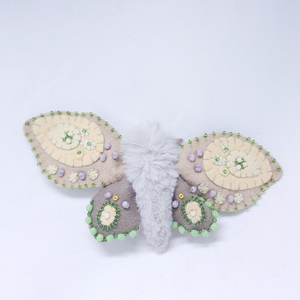 forest familiar-field moth